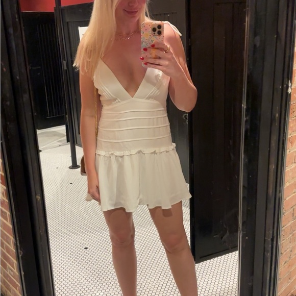 Hello Molly white mini dress - Picture 4 of 4